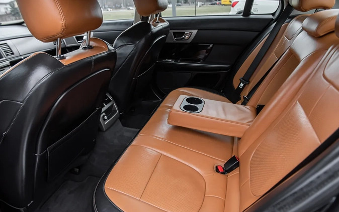 Jaguar XF cena 45900 przebieg: 215000, rok produkcji 2011 z Wasilków małe 529